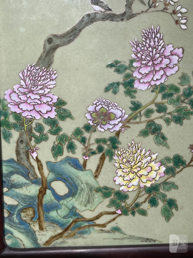清乾隆 豆青地粉彩花鸟纹瓷板 - 图4